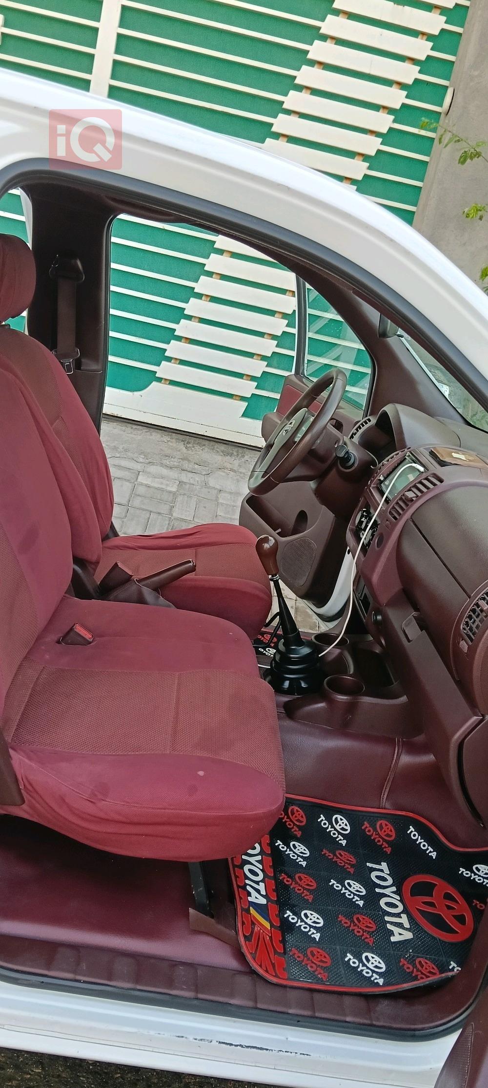 نیسان نەڤارا